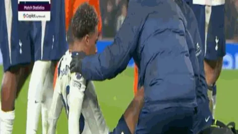 中国短道速滑女队斩获亚冬会3000米接力金牌辉煌瞬间